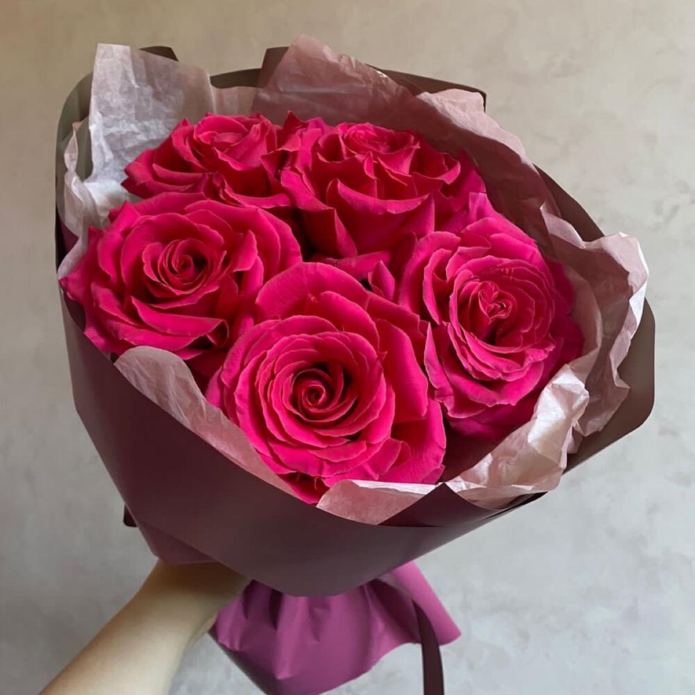 Букет из авторских роз «Малиновое счастье»